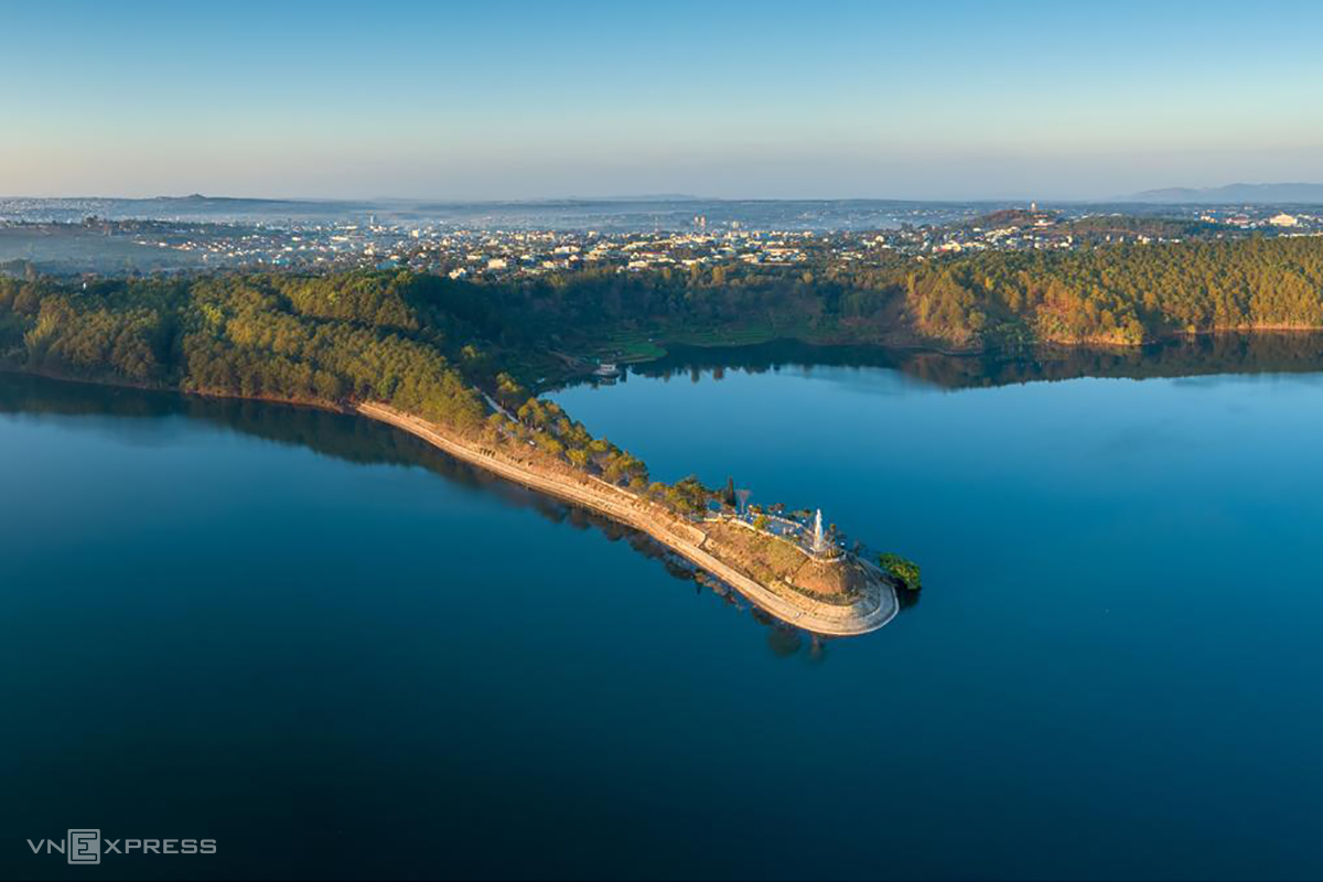 Biển Hồ (Gia Lai) Biển Hồ (Gia Lai)