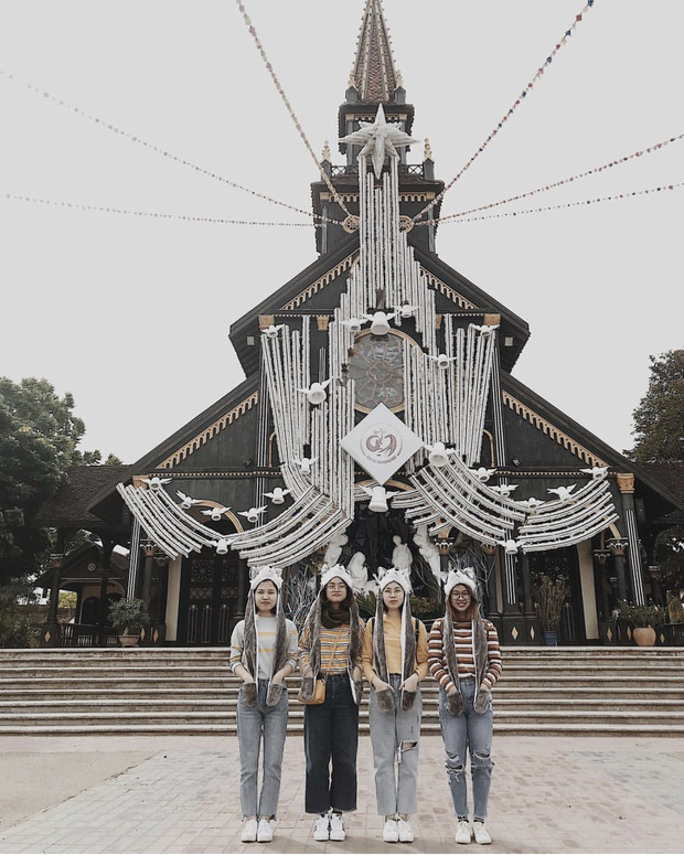 Nhà thờ gỗ - biểu tượng của Kon Tum - Ảnh 2 Nhà thờ gỗ - biểu tượng của Kon Tum - Ảnh 2