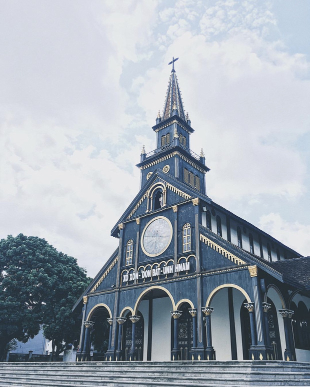 Nhà thờ gỗ - biểu tượng của Kon Tum - Ảnh 1 Nhà thờ gỗ - biểu tượng của Kon Tum - Ảnh 1