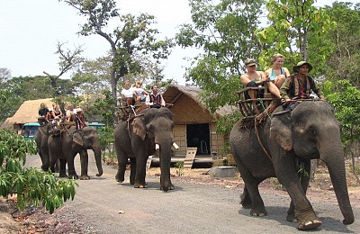 Điểm Du Lịch Buôn Ma Thuột: Buôn Jun Điểm Du Lịch Buôn Ma Thuột: Buôn Jun