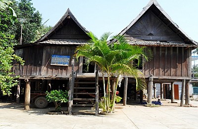 Điểm Du Lịch Buôn Ma Thuột: Nhà Cổ Người Lào Điểm Du Lịch Buôn Ma Thuột: Nhà Cổ Người Lào
