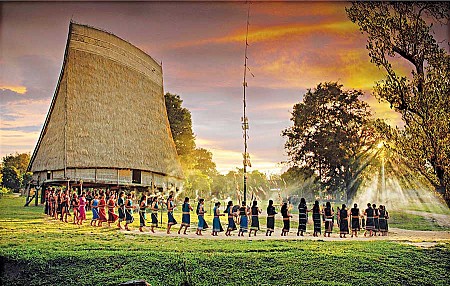 Đắk Lắc - Buôn Đôn – Hồ Lắk – Buôn Mê Thuột | Dịp Lễ 30/4 Khám phá vùng đất huyền bí và văn hóa độc đáo Đắk Lắc - Buôn Đôn – Hồ Lắk – Buôn Mê Thuột | Dịp Lễ 30/4 Khám phá vùng đất huyền bí và văn hóa độc đáo