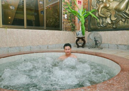 Khách Sạn Bạch Mã