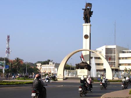 Buôn Mê Thuột – Hồ Lak – Núi Đá Voi - Núi Đá Tình Yêu - Chùa Sắc Tứ Khải Đoan - Bảo Tàng Thế Giới Café | 1 ngày (VTN10)