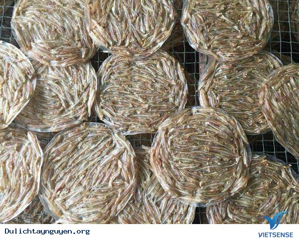 Đặc sản bánh tráng cá cơm Kon Tum - Ảnh 1