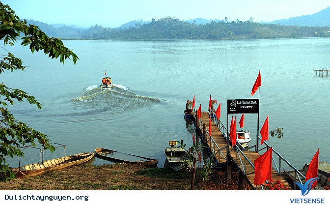 Một thoáng Hồ Lắk mộng mơ giữa lòng Tây Nguyên - Ảnh 1 Một thoáng Hồ Lắk mộng mơ giữa lòng Tây Nguyên - Ảnh 1