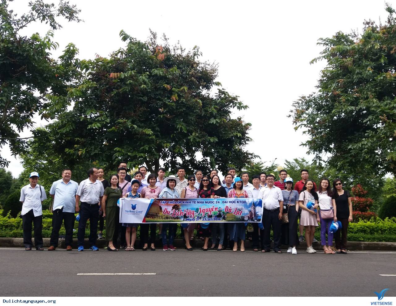 Ảnh khách đoàn ‘’Lớp kinh tế nhà nước khóa 24’’ – đại học KTQD - Ảnh 1 Ảnh khách đoàn ‘’Lớp kinh tế nhà nước khóa 24’’ – đại học KTQD - Ảnh 1