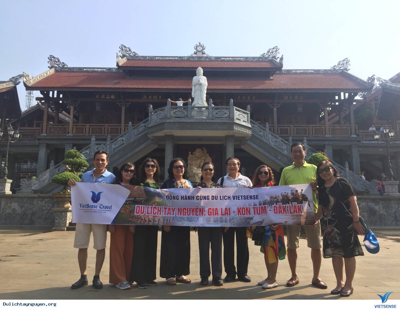 Hình ảnh Đoàn Khách Thăm Quan Tây Nguyên 06-09.04 - Ảnh 4 Hình ảnh Đoàn Khách Thăm Quan Tây Nguyên 06-09.04 - Ảnh 4