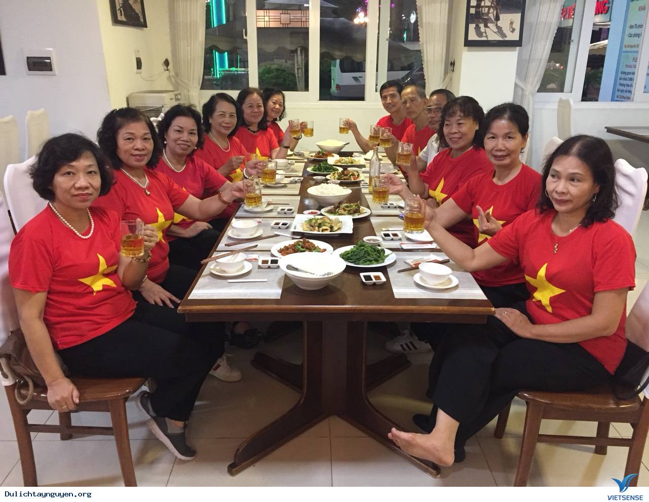Đoàn khách thăm quan Tây Nguyên 06-09.10 - Ảnh 3 Đoàn khách thăm quan Tây Nguyên 06-09.10 - Ảnh 3