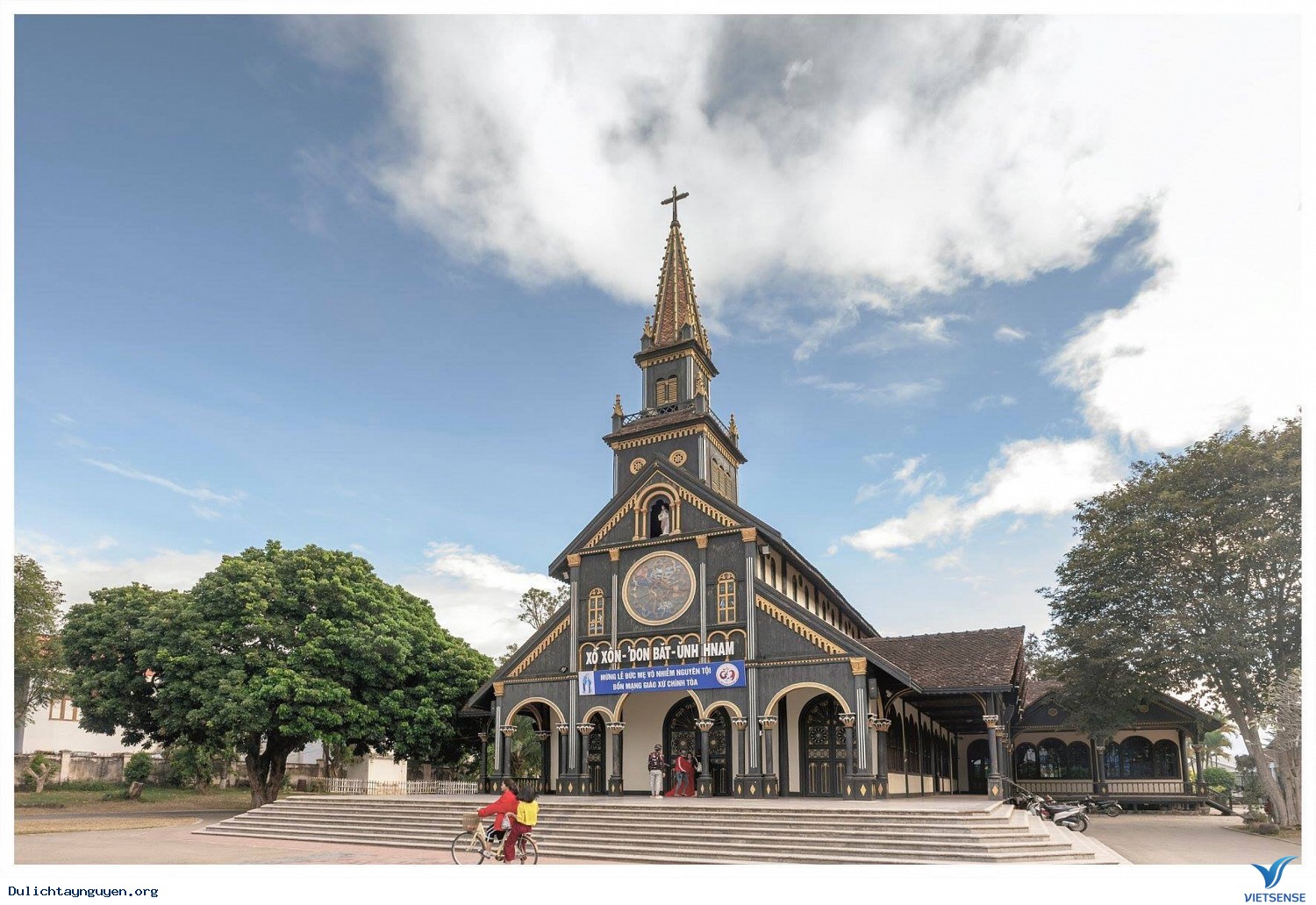 THAM QUAN THÀNH PHỐ BUÔN MÊ THUỘT – CHIA TAY ĐOÀN - Ảnh 1