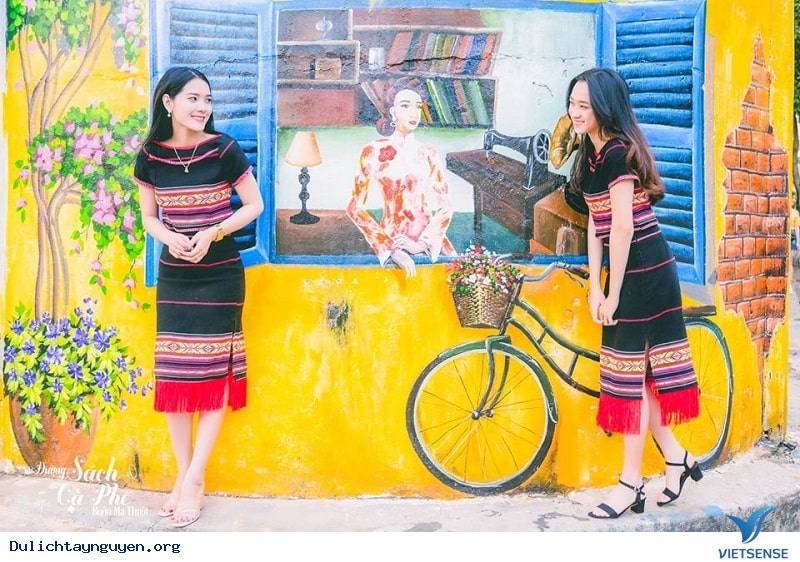 Đường sách cà phê – điểm đến độc đáo tại Buôn Ma Thuột - Ảnh 2 Đường sách cà phê – điểm đến độc đáo tại Buôn Ma Thuột - Ảnh 2