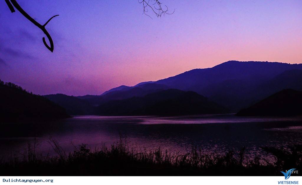 Gió Lộng, Mưa Lạnh Và Chuyến Đi Để Đời Ở Hồ Tà Đùng