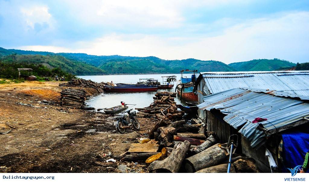 Gió Lộng, Mưa Lạnh Và Chuyến Đi Để Đời Ở Hồ Tà Đùng