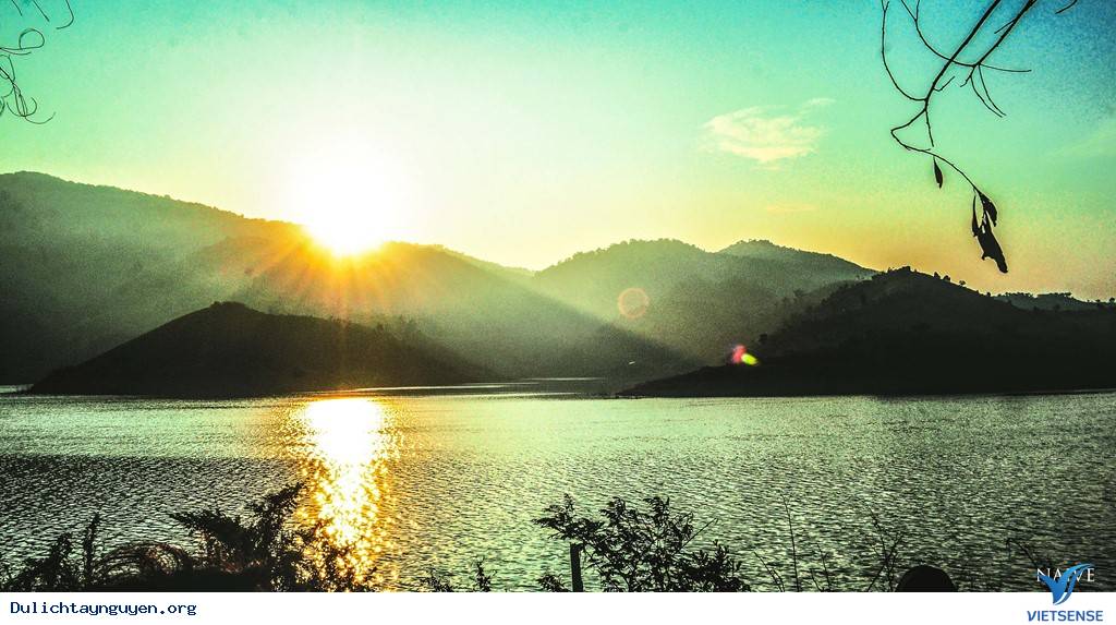 Gió Lộng, Mưa Lạnh Và Chuyến Đi Để Đời Ở Hồ Tà Đùng