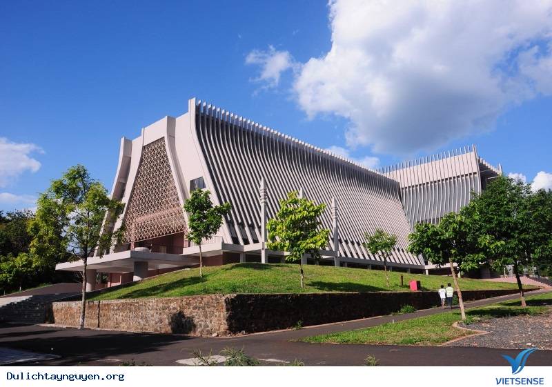 Bảo tàng Đắk Lắk, ngã 6 Ban Mê