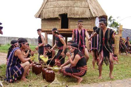 Lễ Ăn Cơm Mới - Ảnh 2 Lễ Ăn Cơm Mới - Ảnh 2