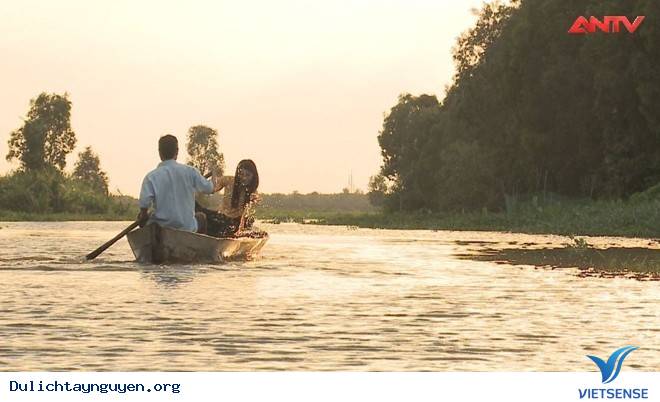 Bối cảnh sông nước Bến Tre trong phim Con gái ông trùm. Bối cảnh sông nước Bến Tre trong phim Con gái ông trùm.