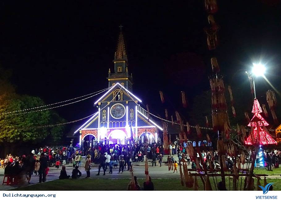 Khám phá nhà thờ chánh tòa Kon Tum - Ảnh 5