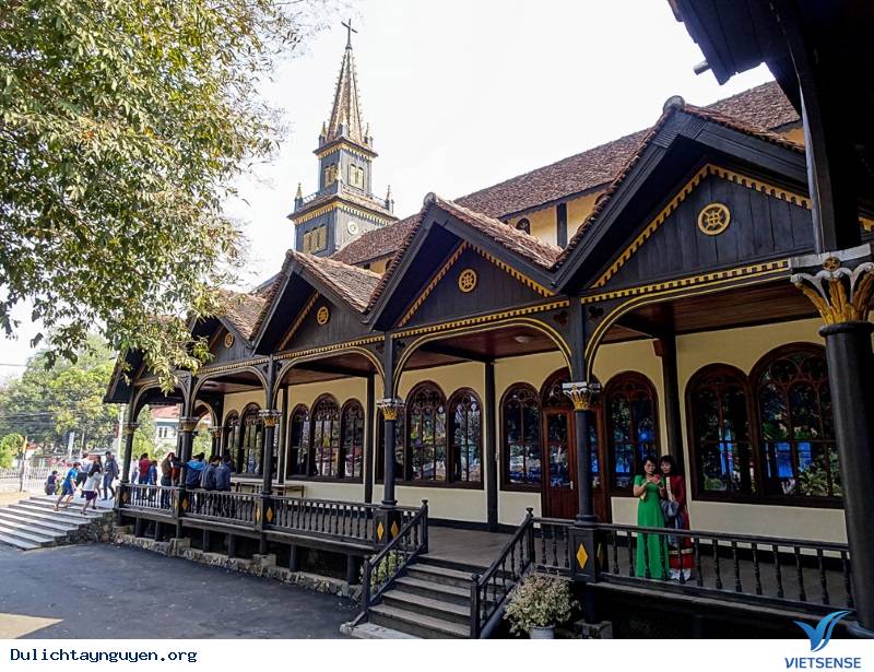 Khám phá nhà thờ chánh tòa Kon Tum - Ảnh 4