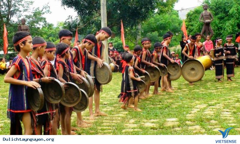 Cồng chiêng và lễ hội dân gian Tây Nguyên - Ảnh 2 Cồng chiêng và lễ hội dân gian Tây Nguyên - Ảnh 2